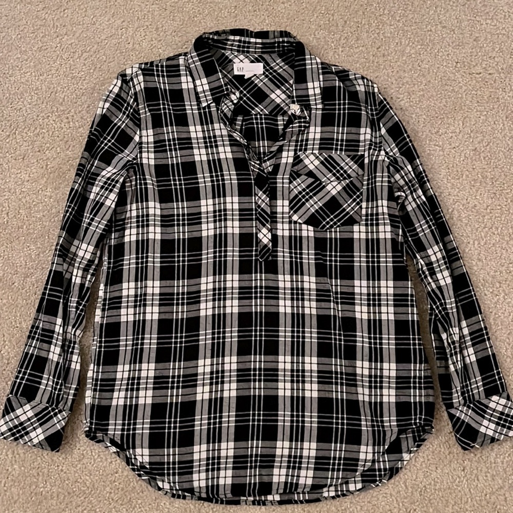 Black plaid GAP top